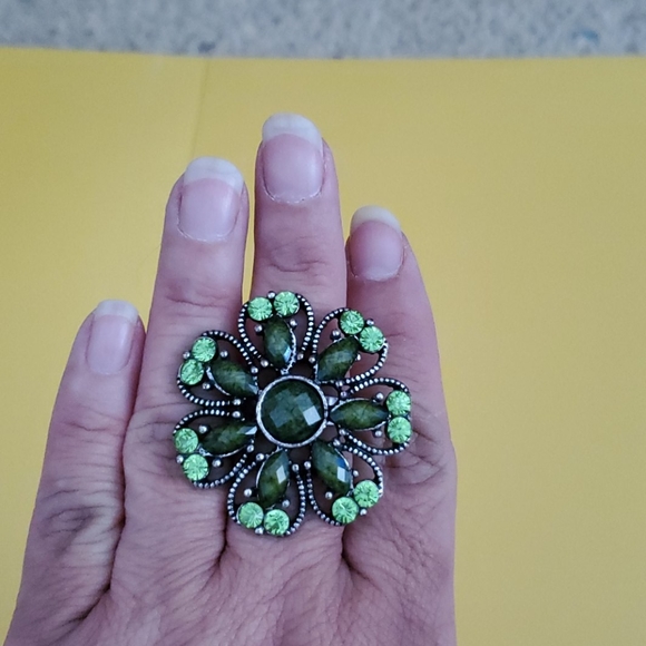 Ring - Picture 3 of 3